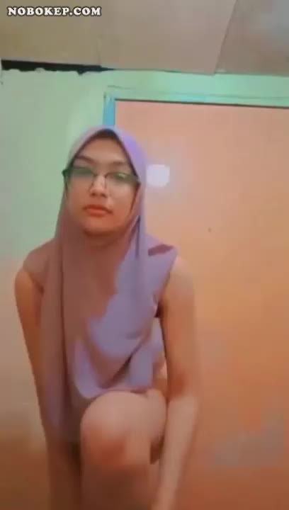 Viral Terbaru Esemka Nurul Maisarah Hijab Pap Bugil Sebelum Mandi Top Global Trending ABG Indo New 2025